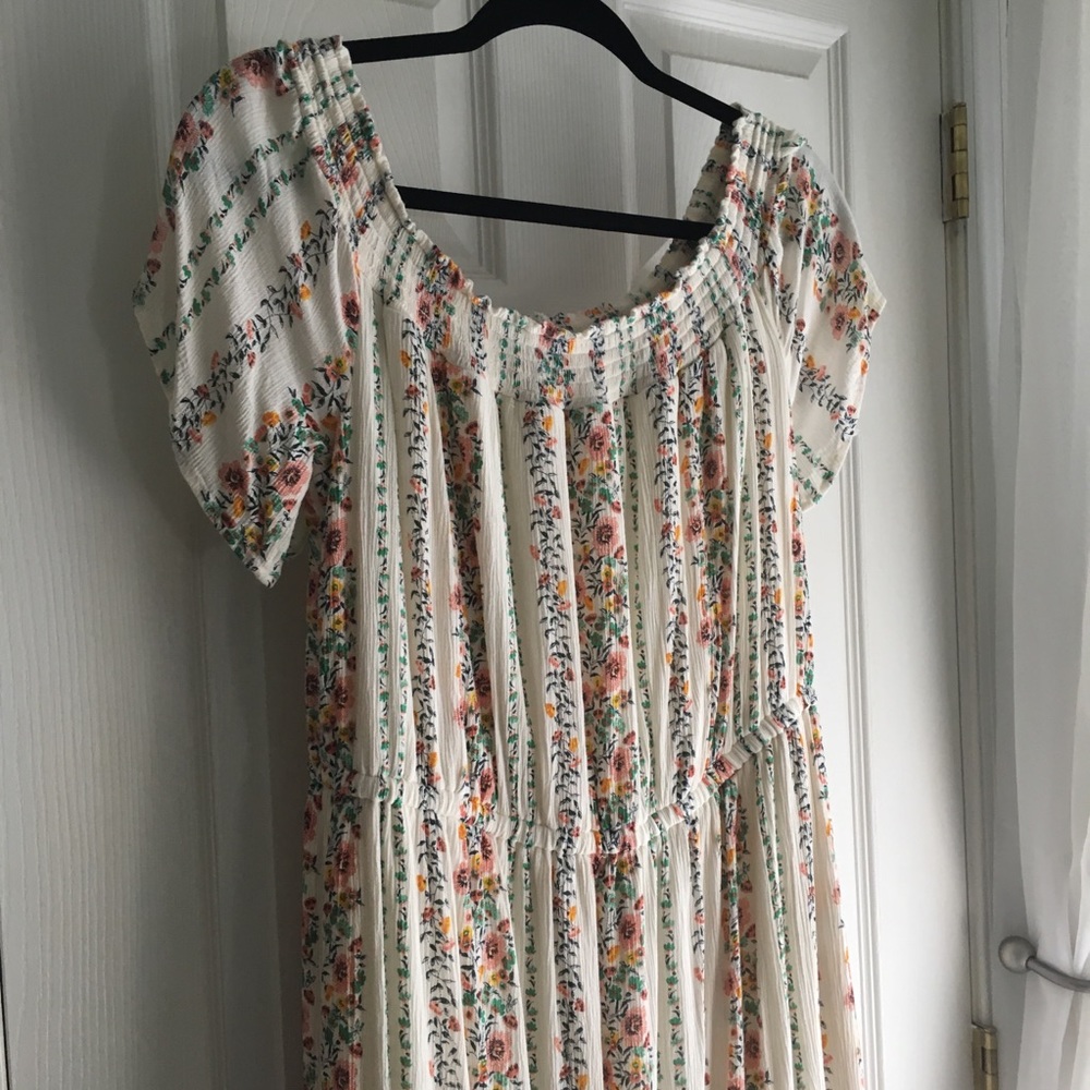 NWOT Cute Floral Dress